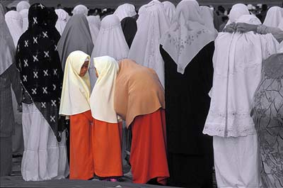 Tunisia Veil Case Threatens `Odious Rag’ Struggle 